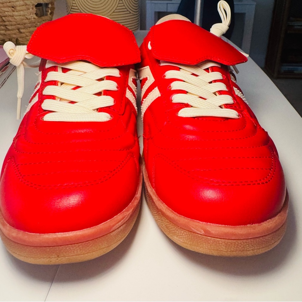 Steve Madden Women’s Madrid Red Sneakers Size 7.5 ❤️ with box